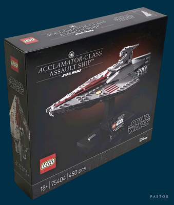 une boîte contenant une maquette d'un Star Destroyer