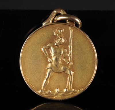 une image représentant une médaille d'or et un homme à cheval