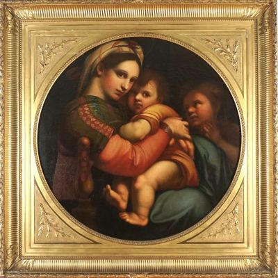 une peinture représentant une femme tenant un bébé dans ses bras