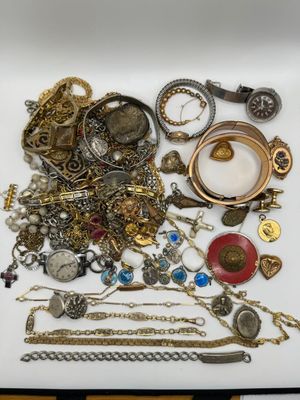 Important lot de bijoux fantaisie en métal ou argent - Photo 1