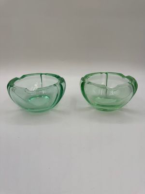 DAUM Nancy Paire de cendriers en cristal teinté en vert, sig…