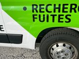 a green and white truck with the words rechero futes on it