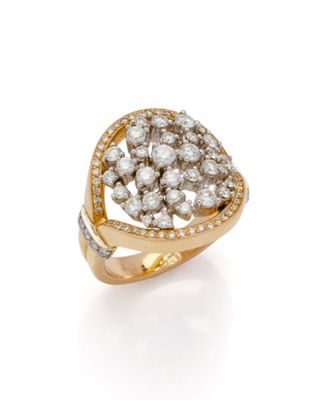 une bague en or 18k et diamants