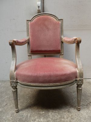 Fauteuil en bois sculpté et laqué, à dossier droit dit "à la…