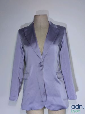 purple blazer jacket on a mannequin mannequin mannequin mannequin mannequin mannequin mannequin mannequin manne