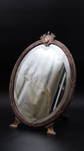 Psyché de table ovale de style Louis XVI, monture chêne gainé arg...