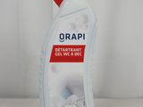 un gros plan sur un tube de dentifrice posé sur une table