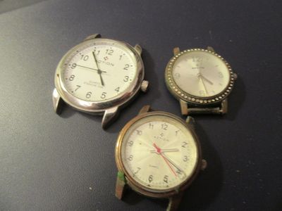 413.58 - Lot DE Trois Montres Fantaisie DE Marque Action A Q…
