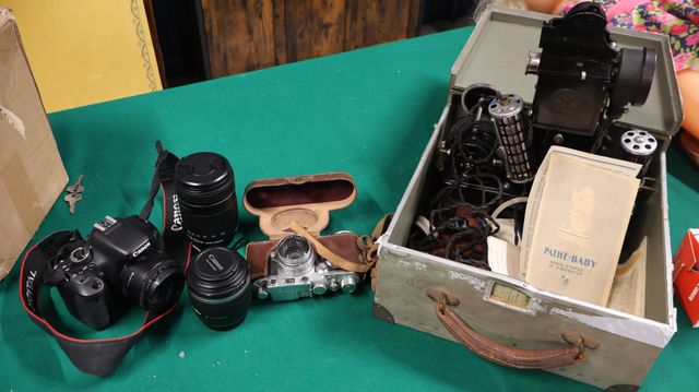 PATHE BABY : projecteur ancien, appareil photo LEICA n°507008, ap...