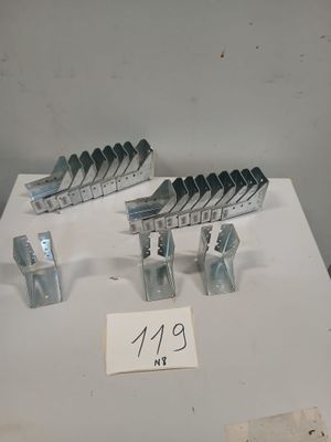 Lot de 20 supports métalliques, pour fixation bois, neufs.