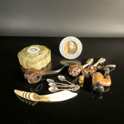 a lot of items that are sitting on a table