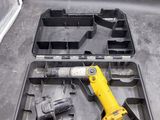 un outil dans une boîte à outils contenant d'autres outils