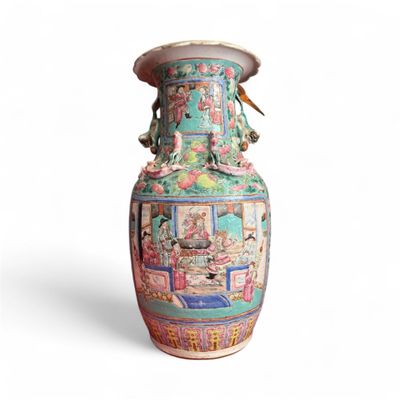 CHINE, fin XIXe Vase balustre en porcelaine émaillée dans le… - Photo 1