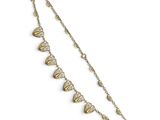 une image représentant un collier en or avec des cœurs suspendus à une chaîne
