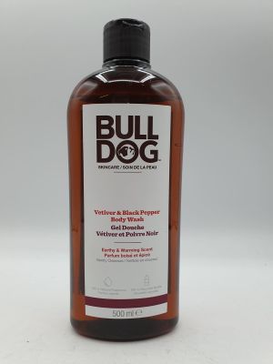 la face avant d'un flacon de savon pour les mains « Bull Dog » sur fond blanc