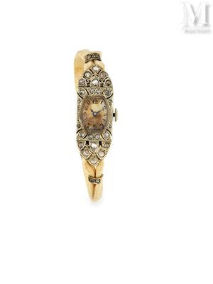 une montre-bracelet de femme ornée de diamants