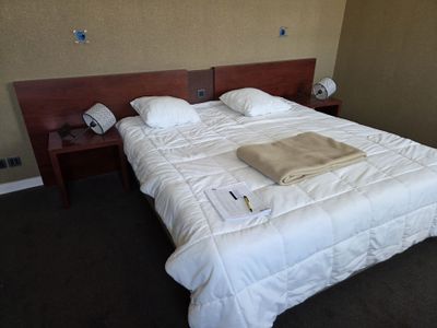 Contenu de la chambre 204: couchage 180x200cm, tête de lit, …