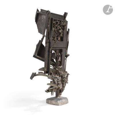 an image of a sculpture of a tree with a bunch of branches on it