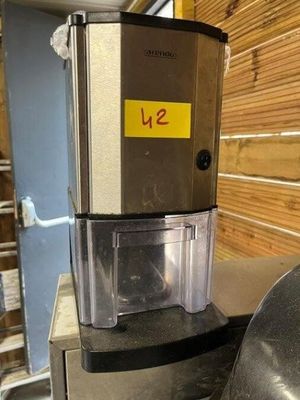 a machine that is sitting on top of a counter