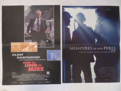 deux affiches de cinéma représentant des hommes en costume-cravate debout l'un à côté de l'autre