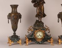 Garniture de cheminée en régule et placage de marbre décor d… (photo 2)