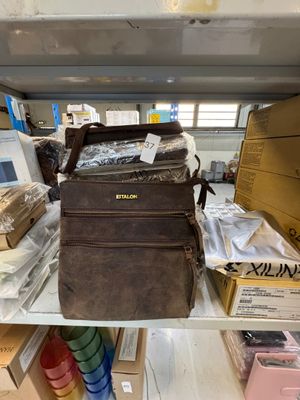 Lot de 10 sacs en cuirs (en l'état) - Lot vendu sans TVA réc…