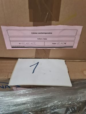 Palette d’environ 135 kg – Vêtements enfant / bébé crème con…