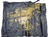 une image représentant un motif tie-dye noir et jaune sur un morceau de tissu