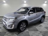 Suzuki Vitax S 2020 - Cross dans un showroom au sol à carreaux