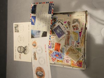 Timbres Poste Vrac Monde / France Dont TP Neufs + Docum…