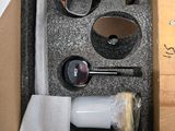 une boîte contenant de nombreux objets