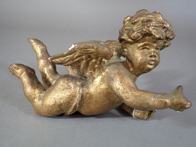 Ange en bois sculpté et doré. XIXème siècle (L.