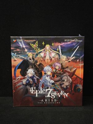 On voit ici la boîte du jeu de cartes « Epic Seven Dawn ».