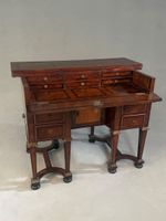 Bureau Mazarin en placage de noyer et palissandre ouvrant à … (photo 3)