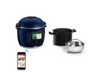 une image représentant un cuiseur à riz bleu à côté d'une casserole et d'un téléphone portable
