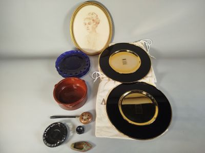 a lot of items that are sitting on a table