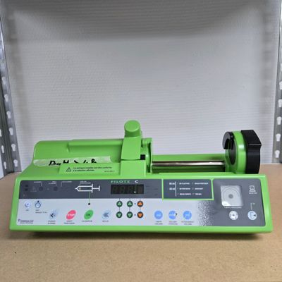 1 pousse seringues fresinus en bon état général sans retour …