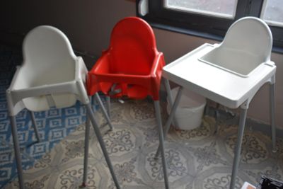 Lot 3 chaises bébé pied métal, assises pvc, en l'état