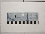 une photo d'un tableau accroché au mur d'une salle de bains
