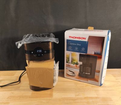 Cafetière filtre Thomson THCM900D