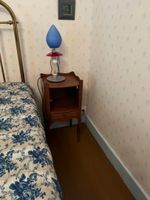 TABLE DE CHEVET, de la fin du XIXe siècle, en acajou et plac… (photo 2)