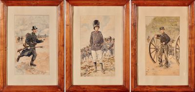 trois photos encadrées représentant des hommes en uniforme, exposées dans un cadre en bois