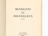 un livre ouvert avec un titre en noir et blanc