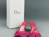 Sandales en cuir rose Christian Dior ornées d'un nœud