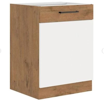 un gros plan d'une armoire en bois avec une porte blanche