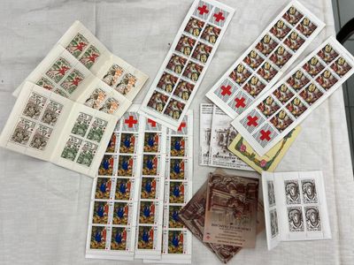 1 Boite de timbres de France neufs, certains par multiples (…