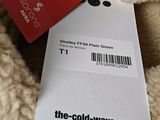 a tag that says the cold wave on it