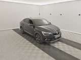 une image d'une voiture garée dans un garage