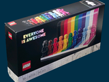 une boîte de Lego sur laquelle figure un arc-en-ciel de couleurs