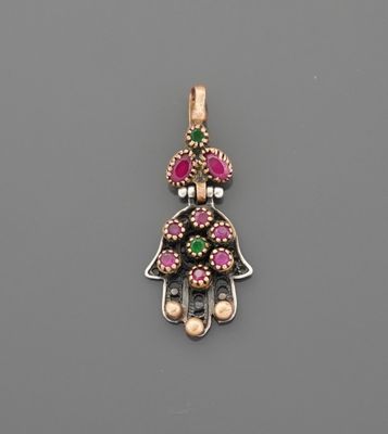Pendentif en argent 800 millièmes épousant la forme de la Ma…